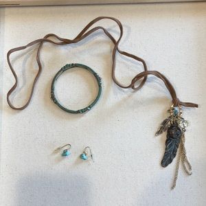 NWOT necklace, bracelets, earrings set